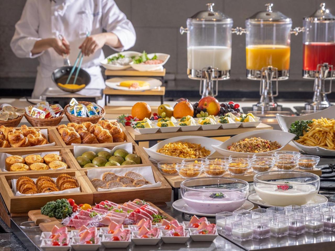 Hotel Associa Shizuoka Exterior foto A buffet at a hotel